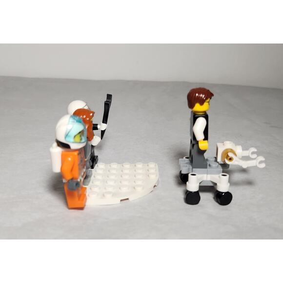 Lego City Space & Dodge Challenger Driver Minifigures Lot of 5 With Accessories - Picture 3 of 3